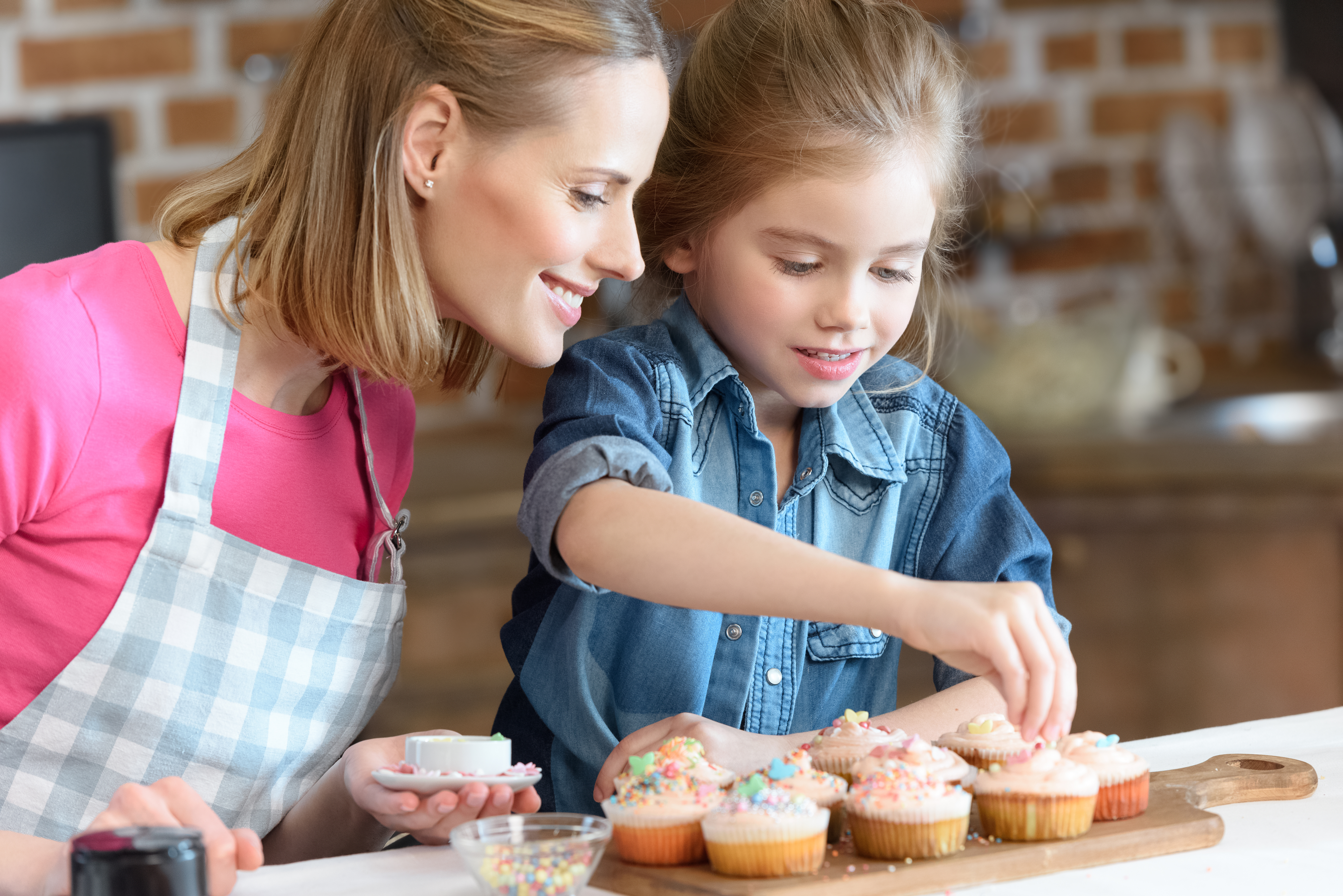 cupcake decorating